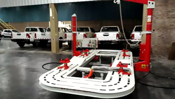 kpm-ranger-img-5 Banco de estirado de chasis para chapista KPM Ranger